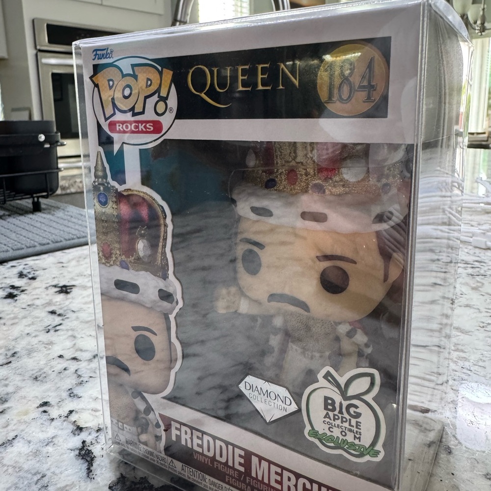 Funko Pop! Rocks Queen Collectible Figure Set - Picture 2 of 4
